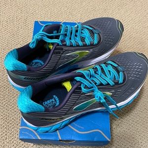 NWT Brooks Ghost 9 sneakers